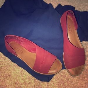 1.STATE® Celvin Sandals - Fire Rio Nubuck (Red)